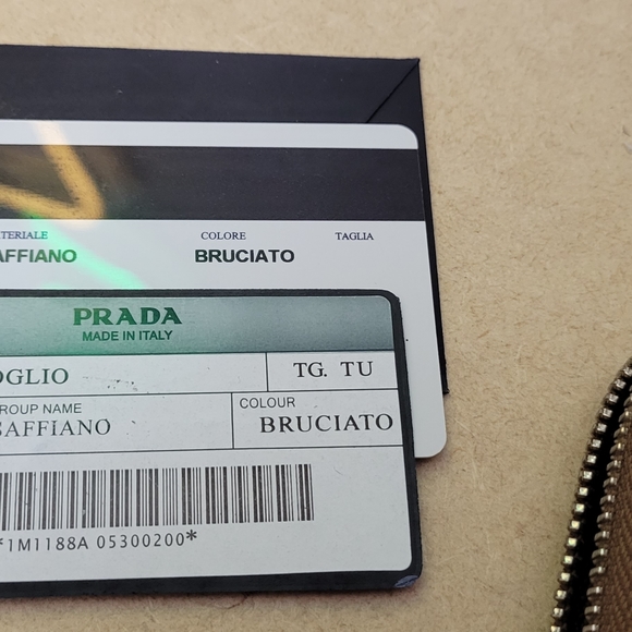 Prada LONG wallet/ check book - Picture 6 of 10